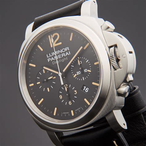 42mm luminor panerai|luminor panerai daylight price.